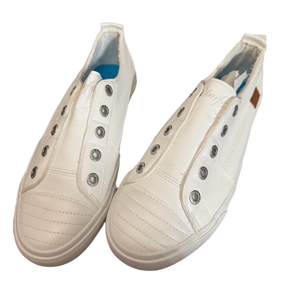NEW Blowfish Sneakers Slip On W10